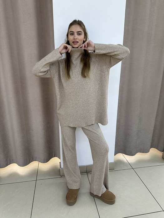 Комплект свитер с брюками