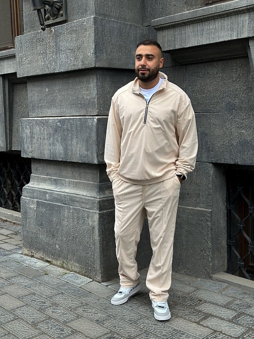 Костюм с брюками