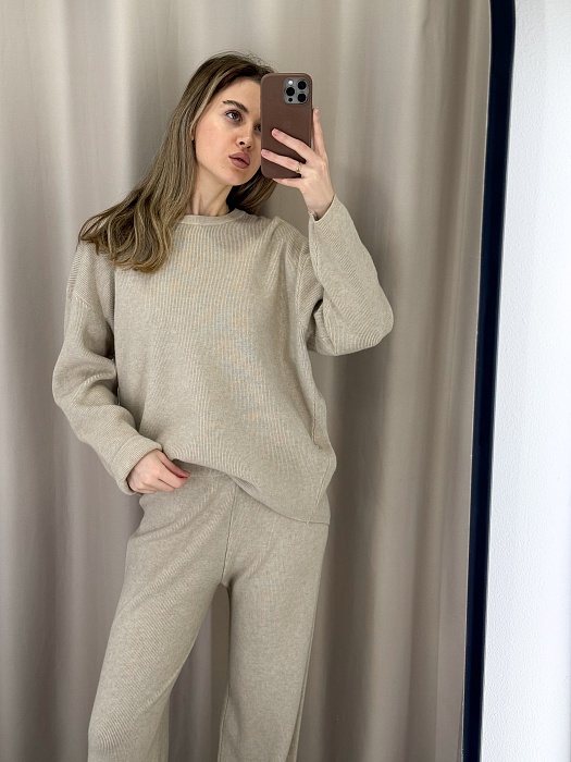 Комплект свитер с брюками