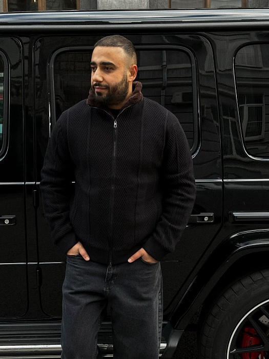 Куртка вязаная